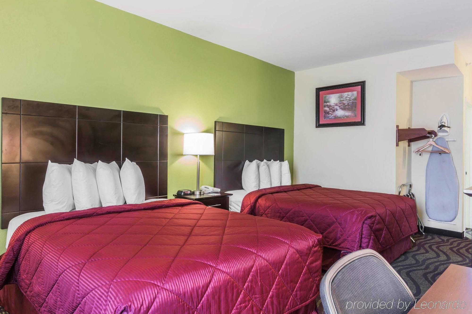Quality Inn & Suites North Монтгомери Экстерьер фото