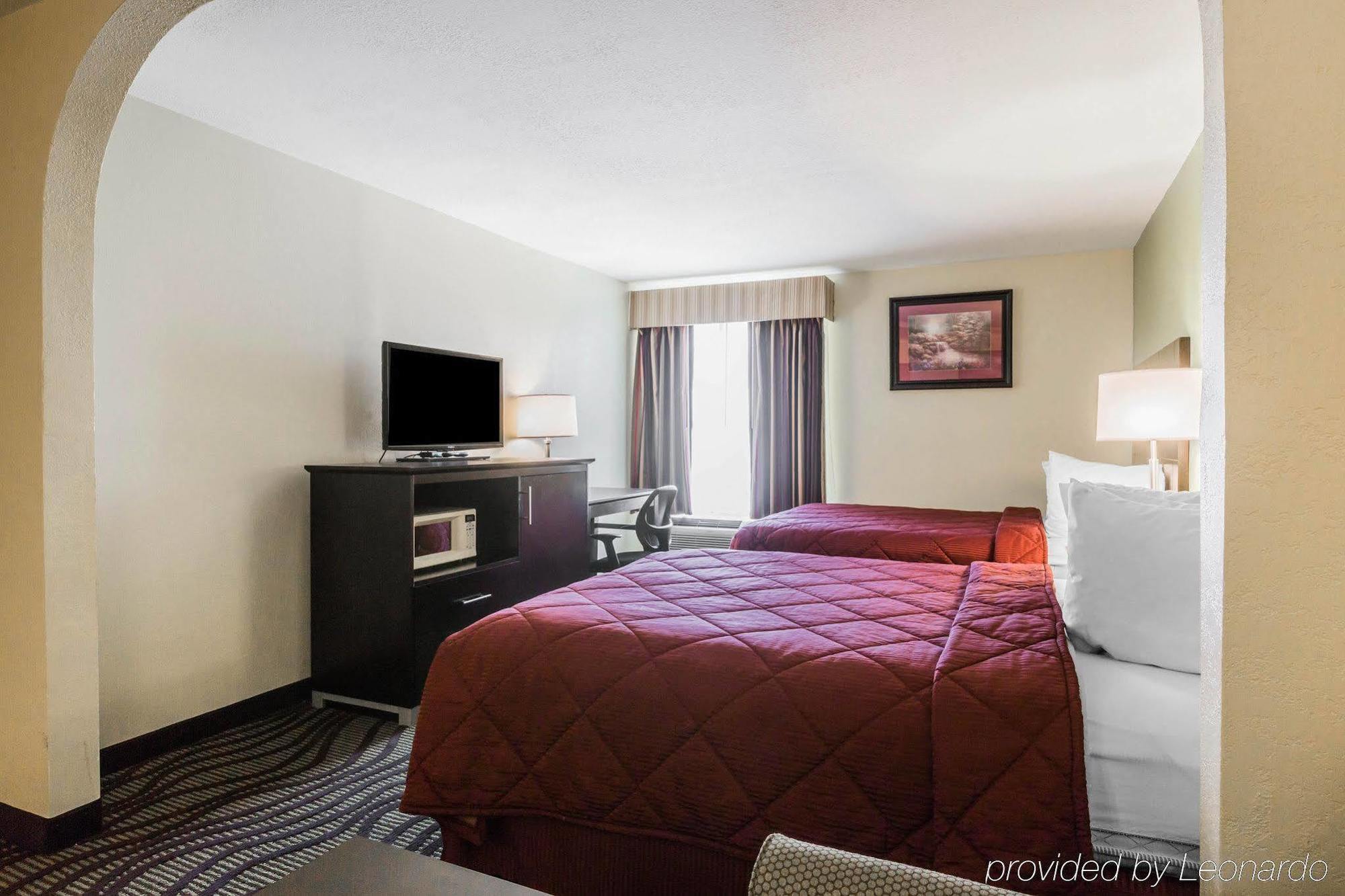 Quality Inn & Suites North Монтгомери Экстерьер фото