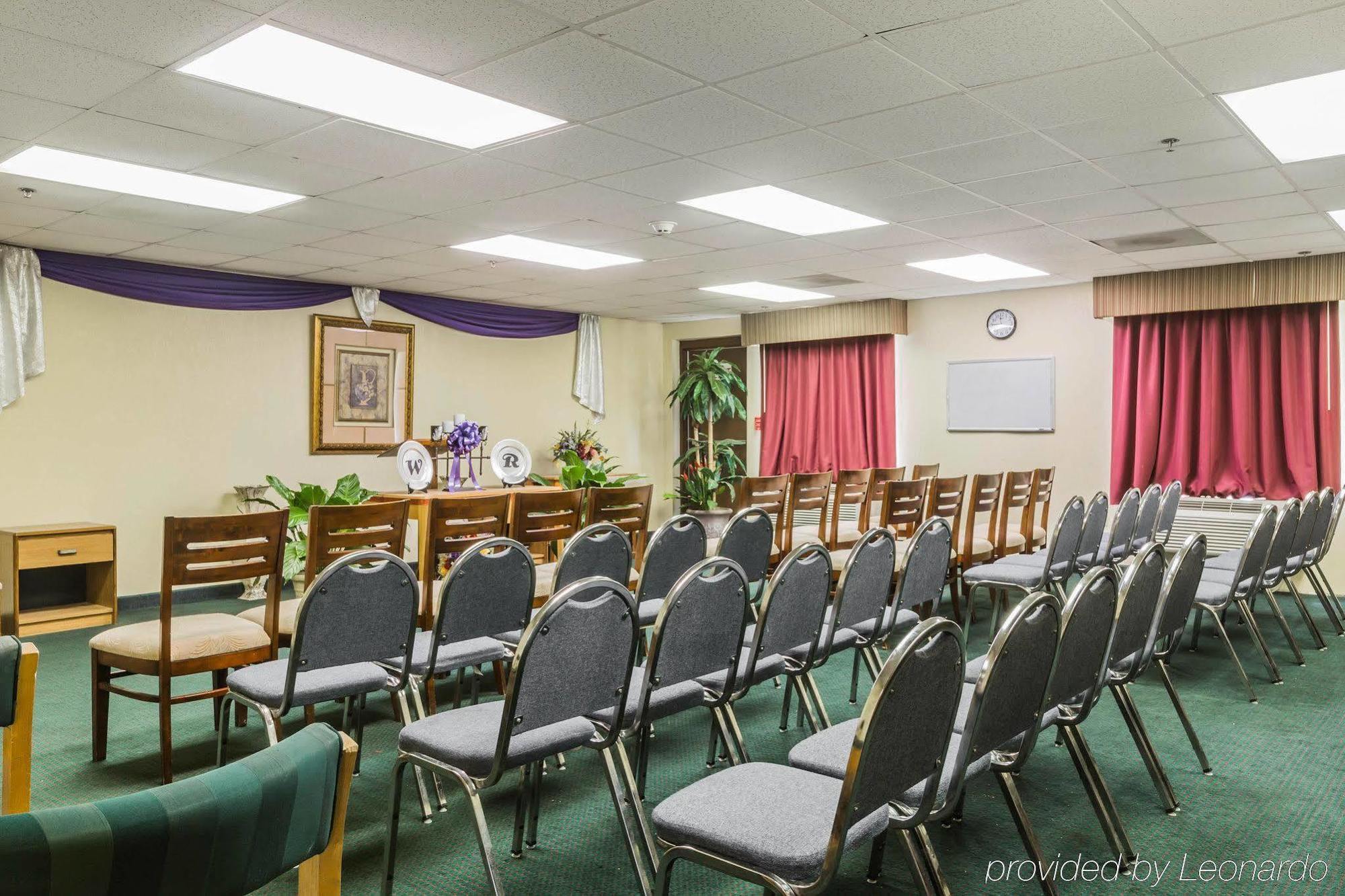Quality Inn & Suites North Монтгомери Экстерьер фото