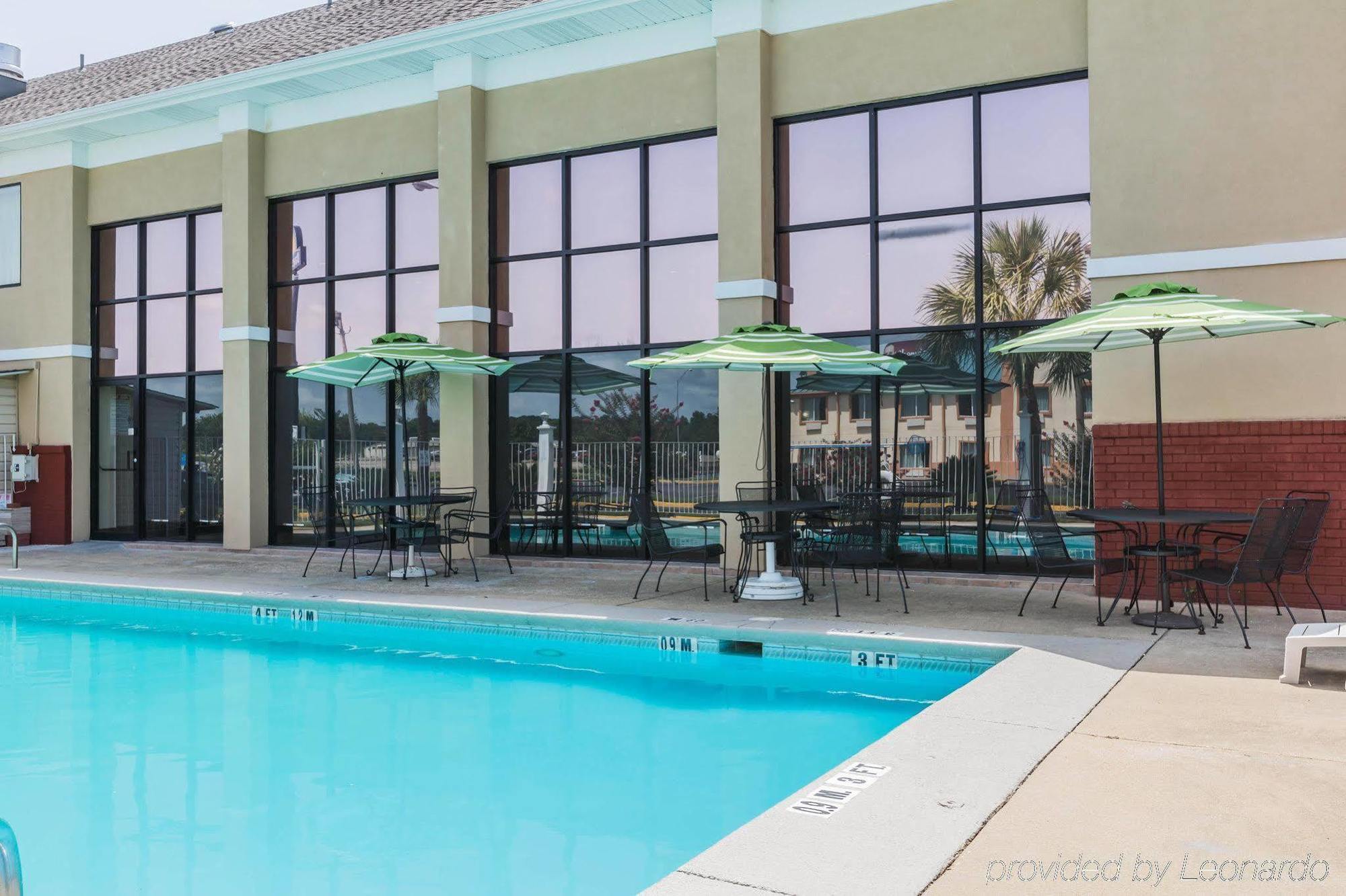 Quality Inn & Suites North Монтгомери Экстерьер фото