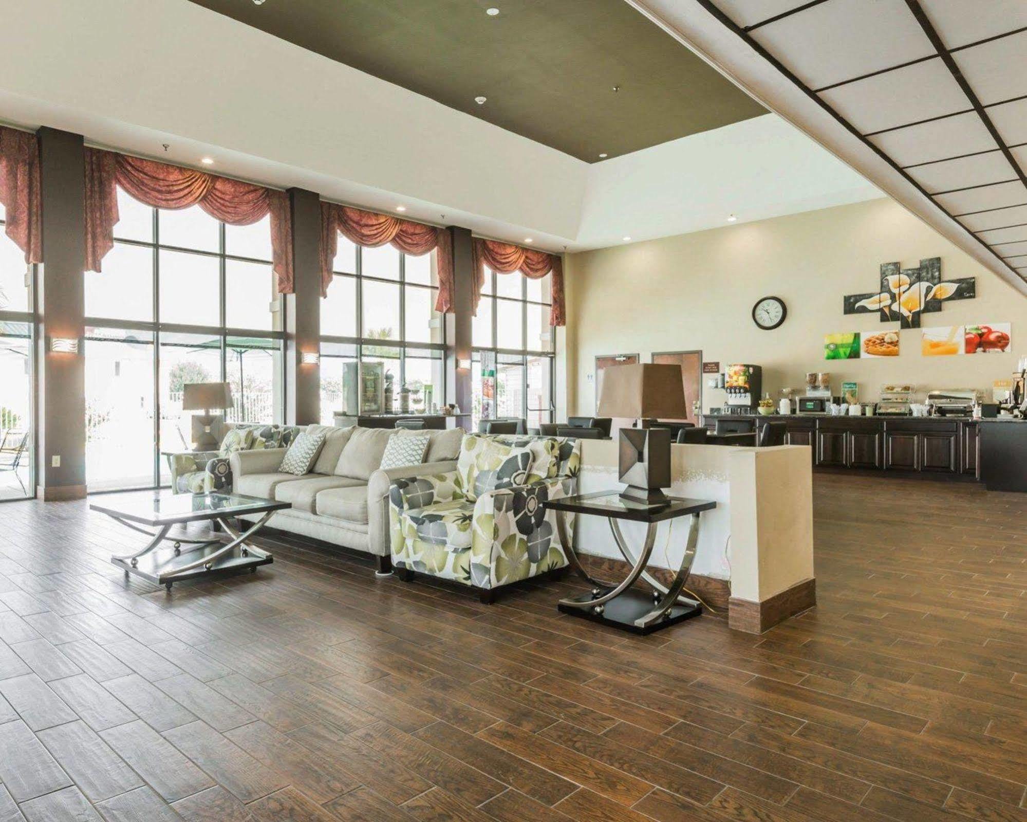 Quality Inn & Suites North Монтгомери Экстерьер фото