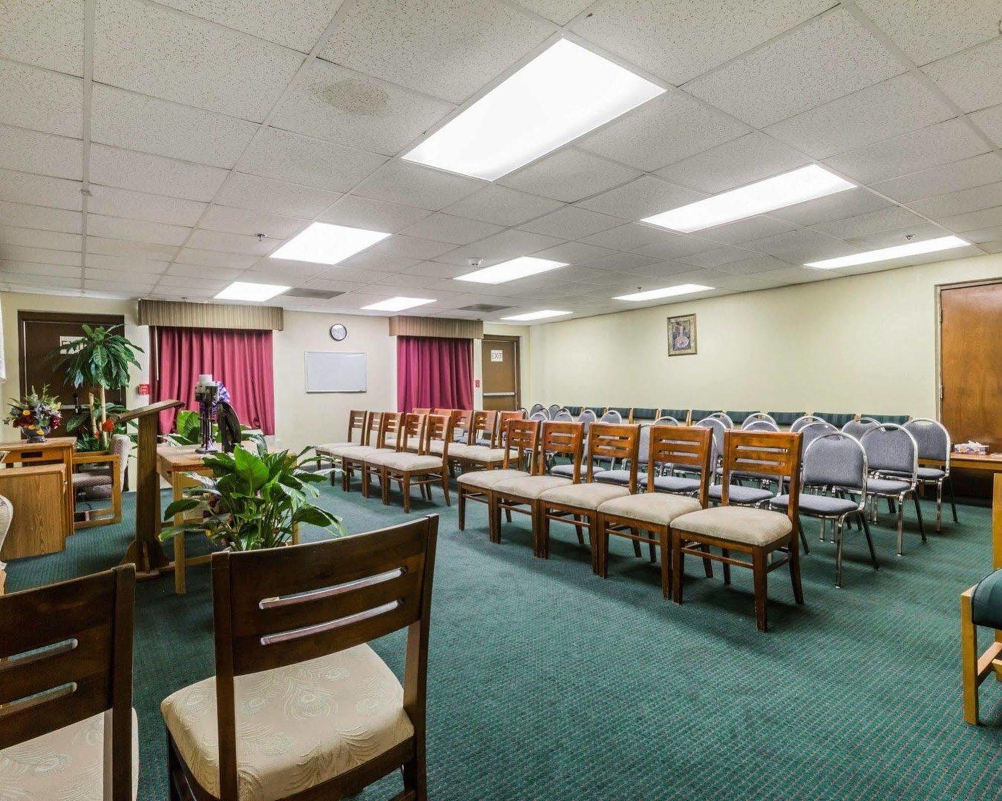 Quality Inn & Suites North Монтгомери Экстерьер фото