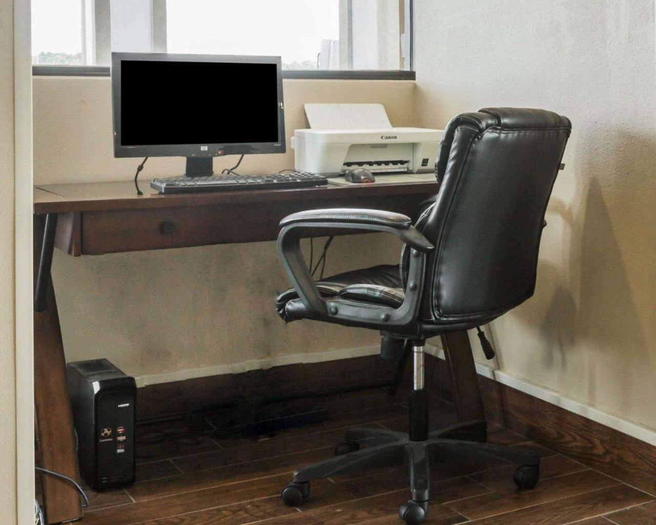 Quality Inn & Suites North Монтгомери Экстерьер фото