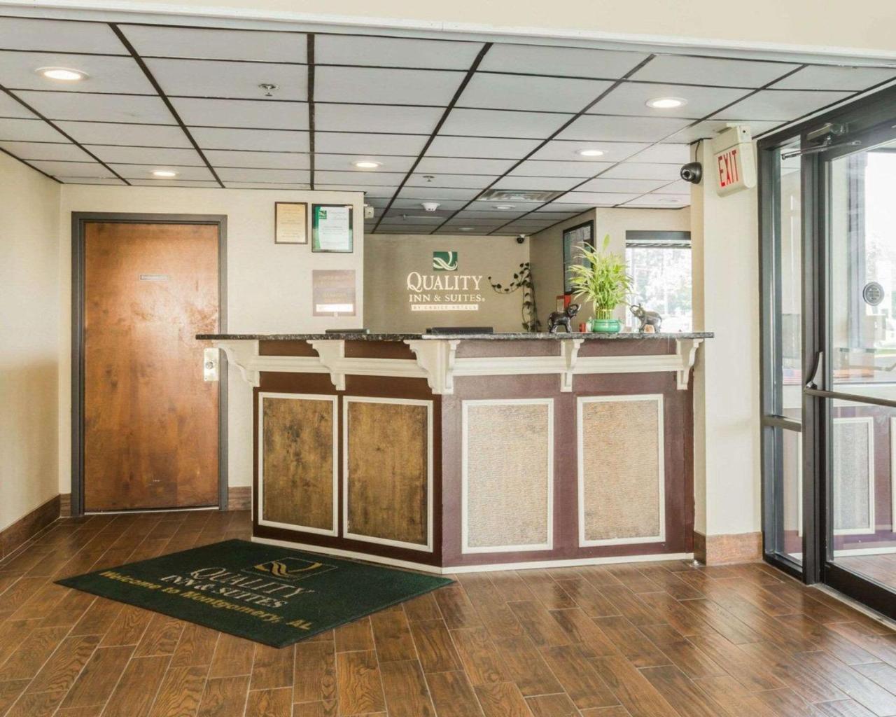 Quality Inn & Suites North Монтгомери Экстерьер фото